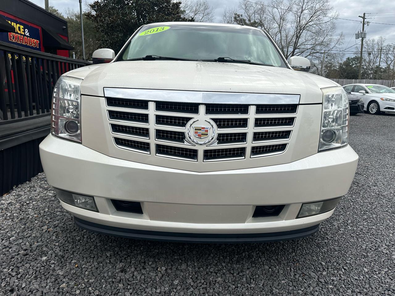 Cadillac Escalade 2WD 4dr Luxury 2013