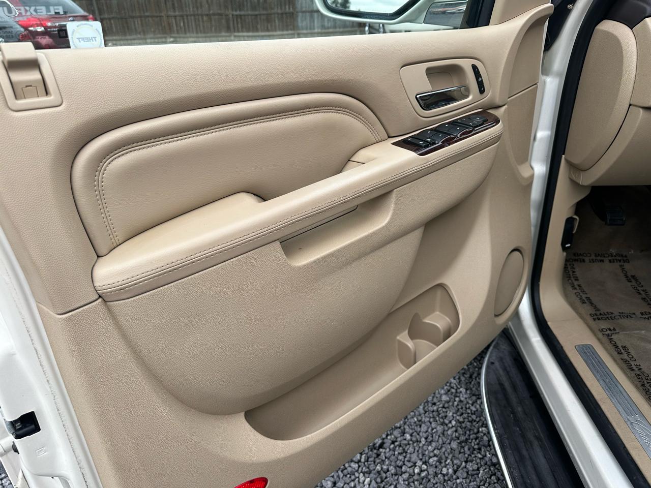 Cadillac Escalade 2WD 4dr Luxury 2013