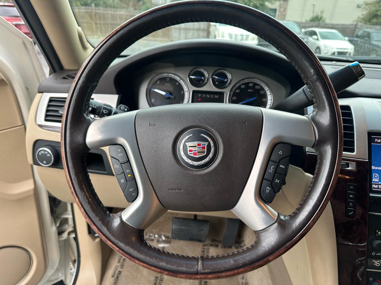 Cadillac Escalade 2WD 4dr Luxury 2013