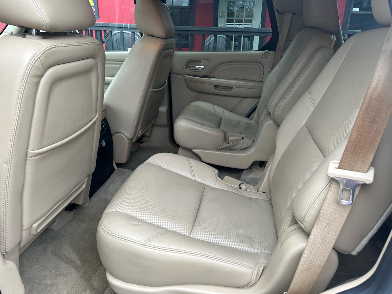 Cadillac Escalade 2WD 4dr Luxury 2013