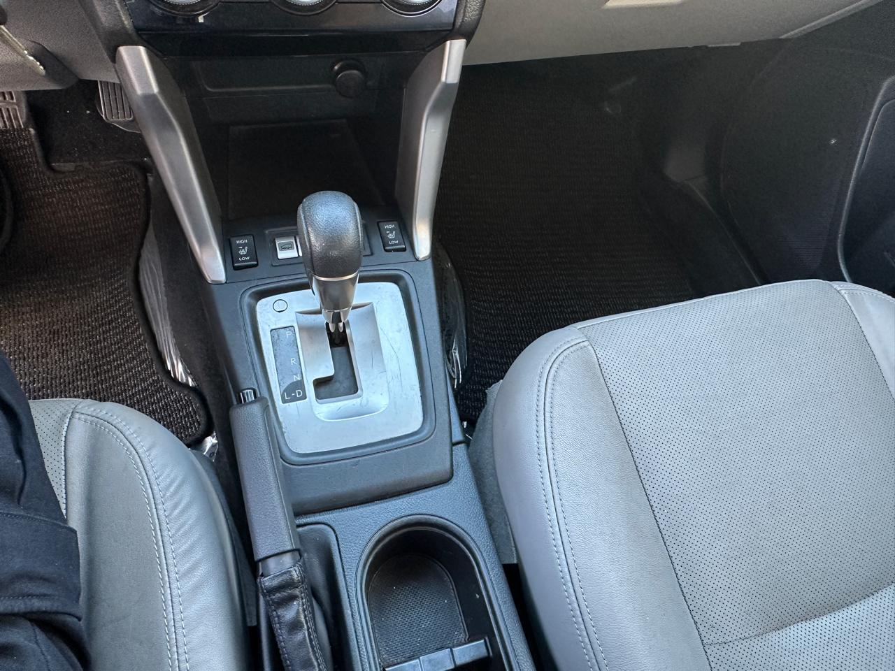 Subaru Forester 4dr CVT 2.5i Limited PZEV 2016