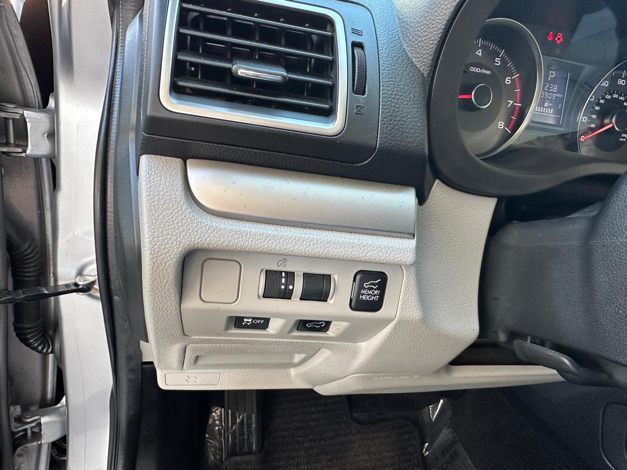 Subaru Forester 4dr CVT 2.5i Limited PZEV 2016