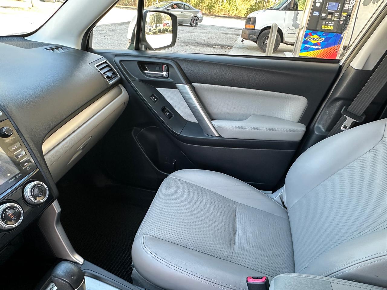 Subaru Forester 4dr CVT 2.5i Limited PZEV 2016