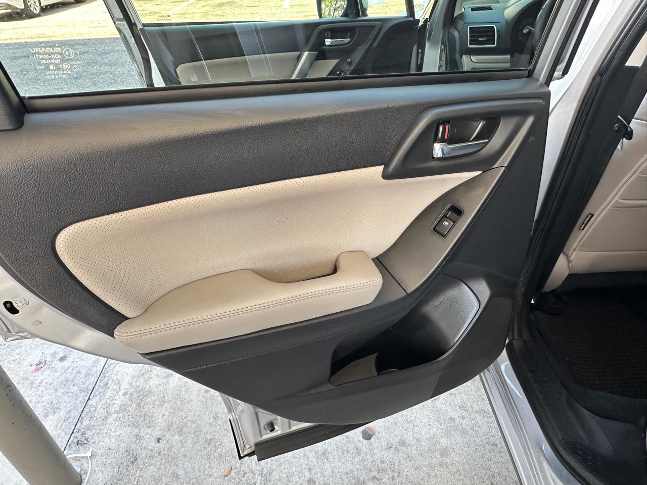 Subaru Forester 4dr CVT 2.5i Limited PZEV 2016