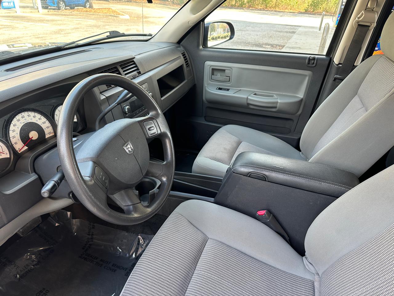 RAM Dakota 2WD Crew Cab Bighorn/Lonestar 2011