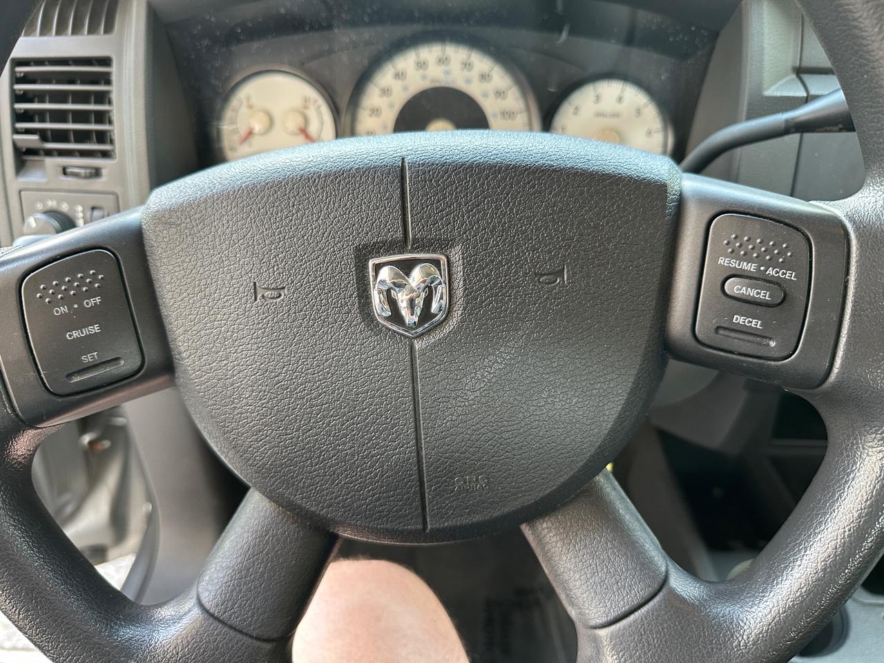 RAM Dakota 2WD Crew Cab Bighorn/Lonestar 2011