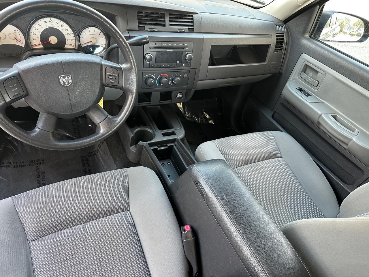 RAM Dakota 2WD Crew Cab Bighorn/Lonestar 2011