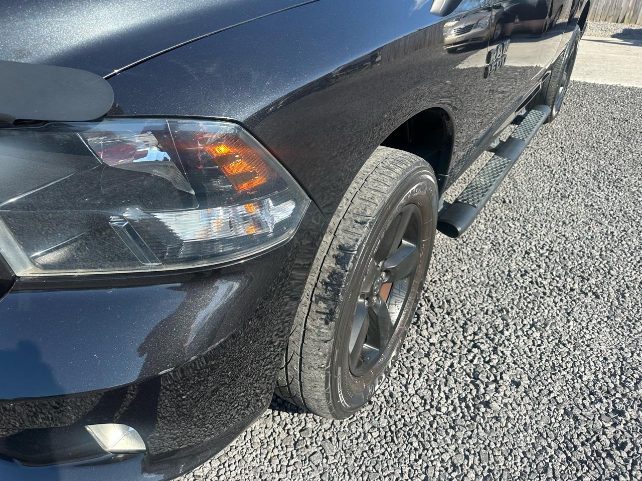 RAM 1500 Express 4x4 Quad Cab 6'4" Box 2018