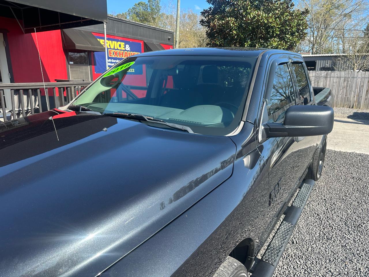 RAM 1500 Express 4x4 Quad Cab 6'4" Box 2018