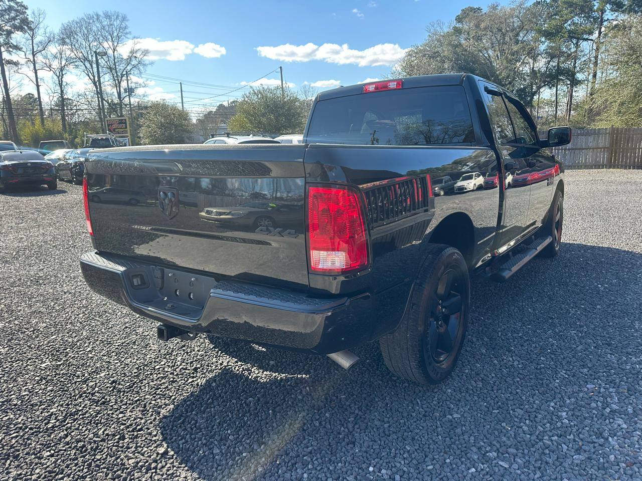 RAM 1500 Express 4x4 Quad Cab 6'4" Box 2018