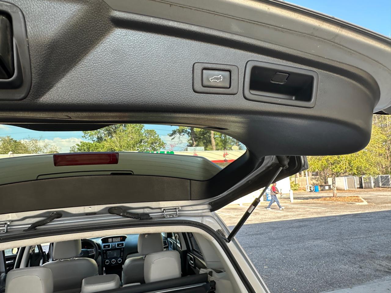 RAM 1500 Express 4x4 Quad Cab 6'4" Box 2018