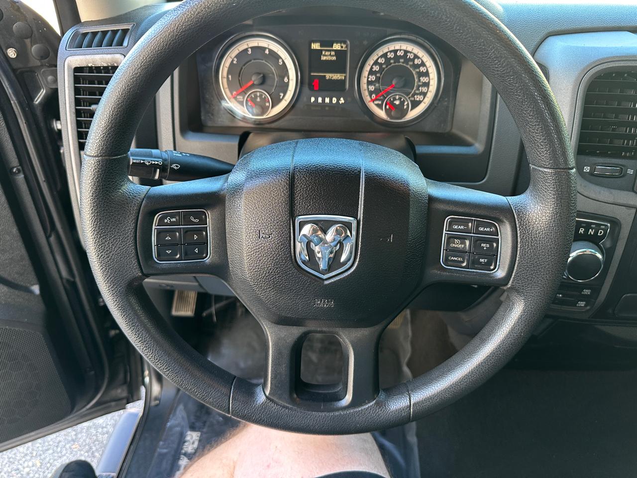 RAM 1500 Express 4x4 Quad Cab 6'4" Box 2018