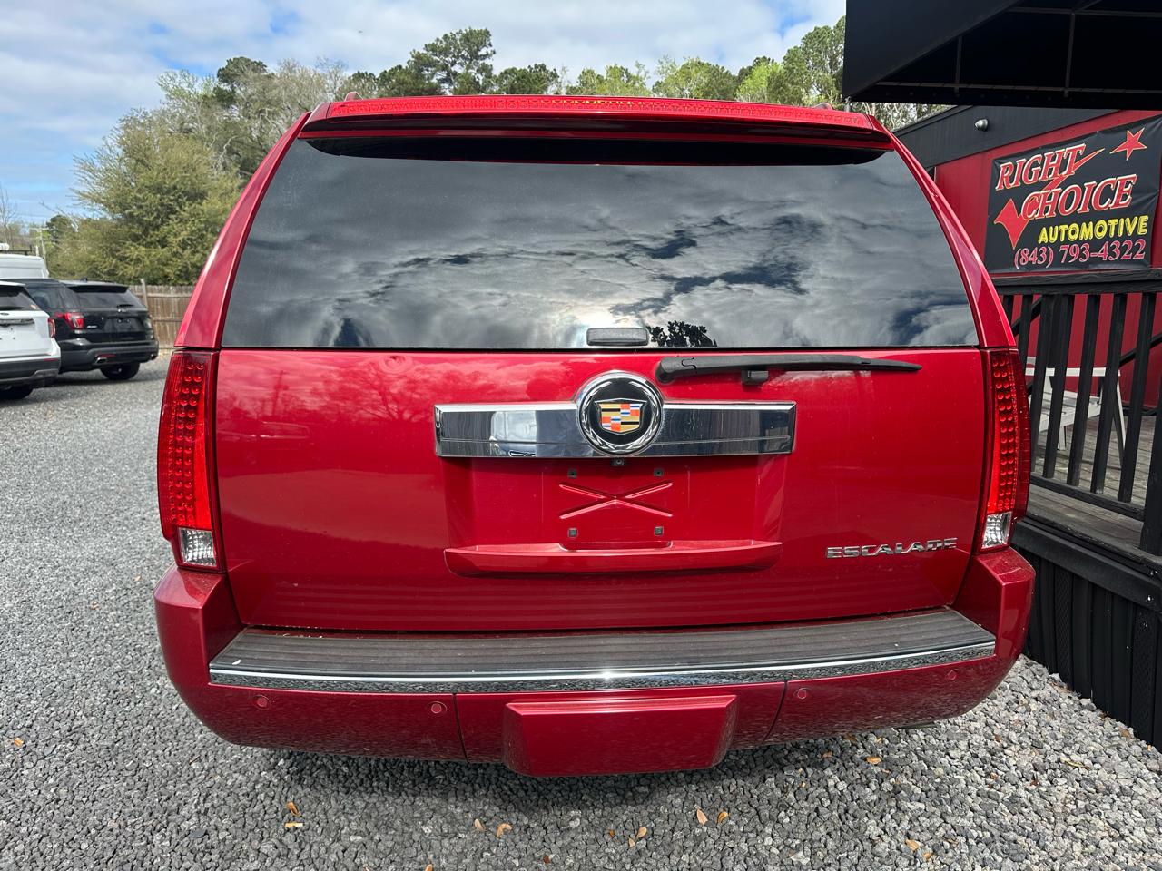 Cadillac Escalade 2WD 4dr Luxury 2013