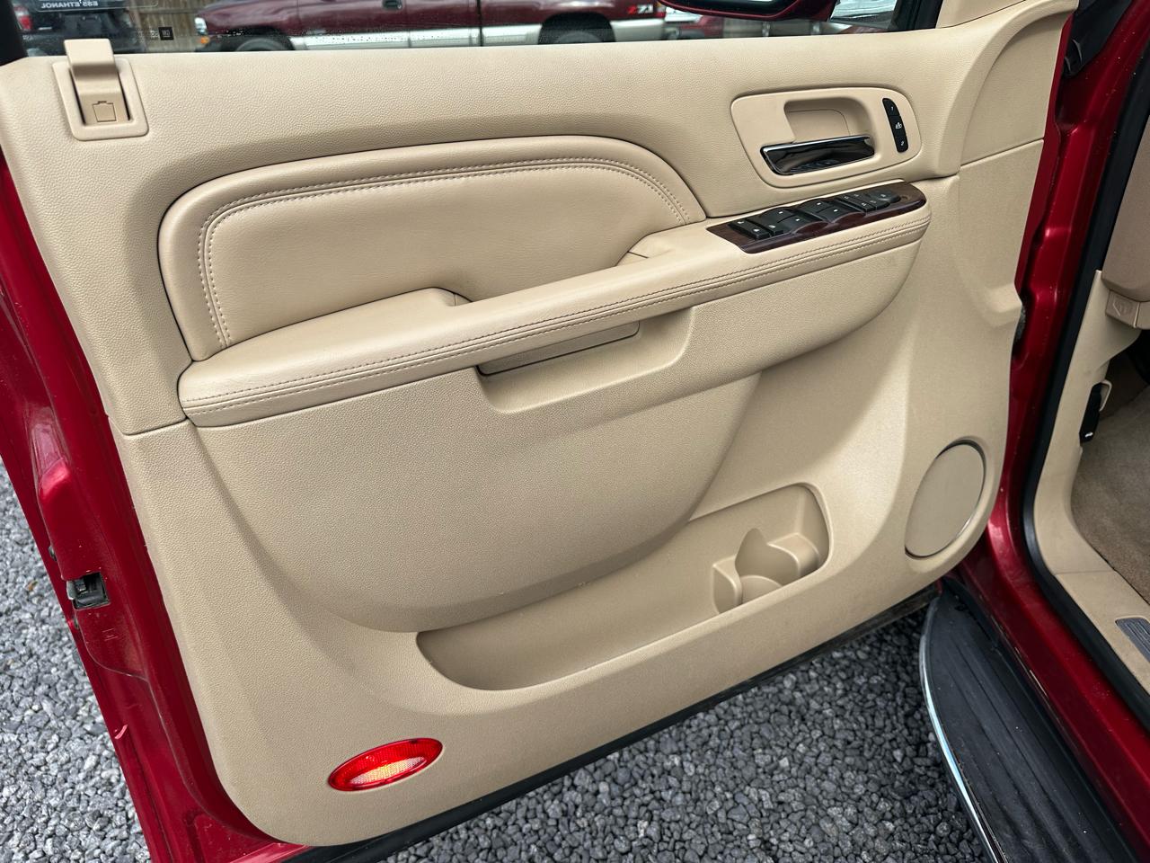 Cadillac Escalade 2WD 4dr Luxury 2013