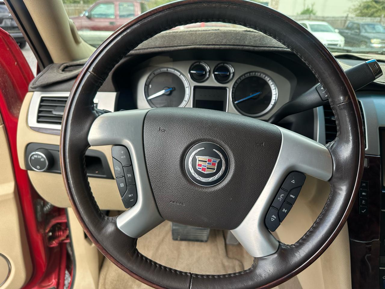 Cadillac Escalade 2WD 4dr Luxury 2013