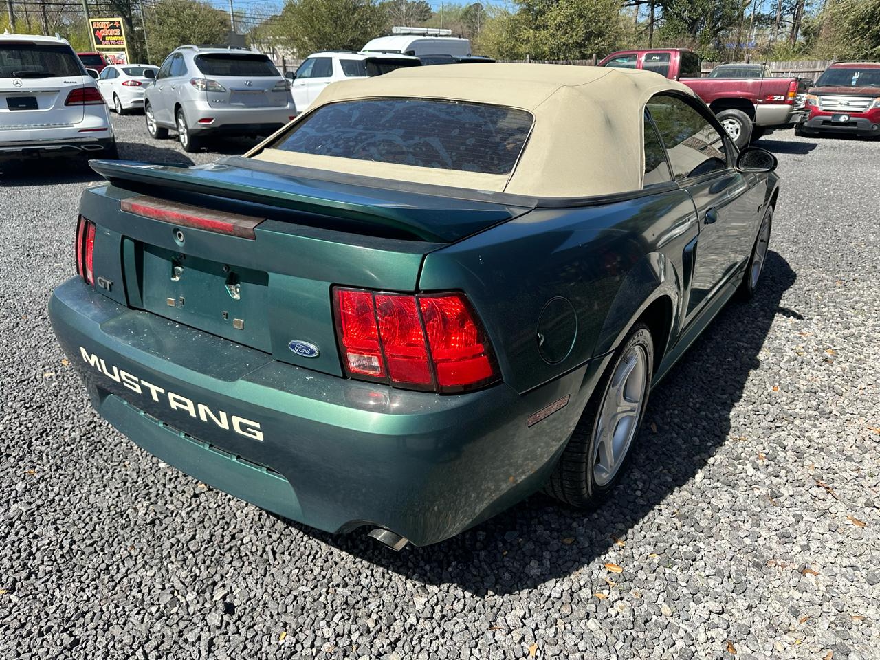 Ford Mustang 2dr Convertible GT 2000