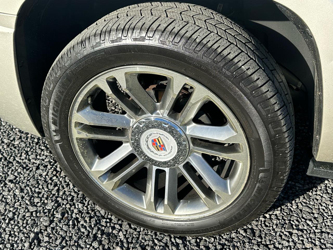 Cadillac Escalade ESV 2WD 4dr Premium 2013