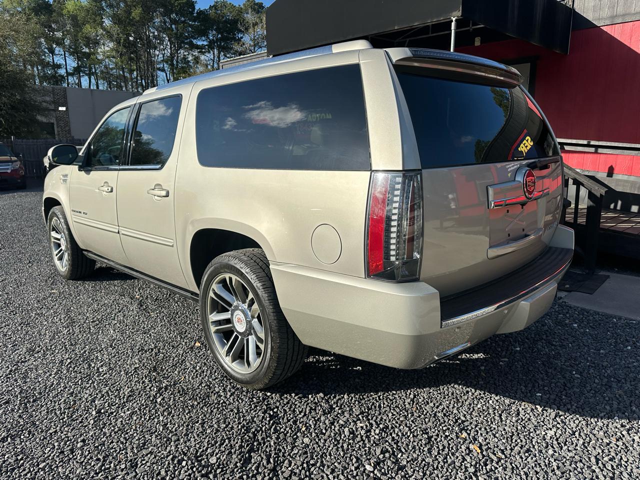 Cadillac Escalade ESV 2WD 4dr Premium 2013