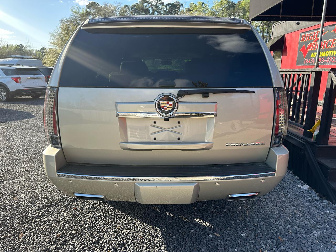 Cadillac Escalade ESV 2WD 4dr Premium 2013