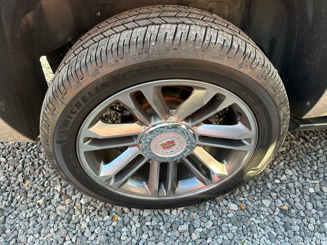 Cadillac Escalade ESV 2WD 4dr Premium 2013