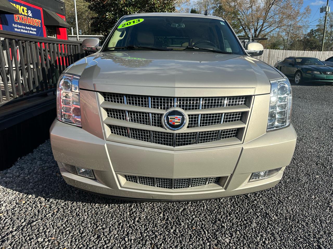 Cadillac Escalade ESV 2WD 4dr Premium 2013