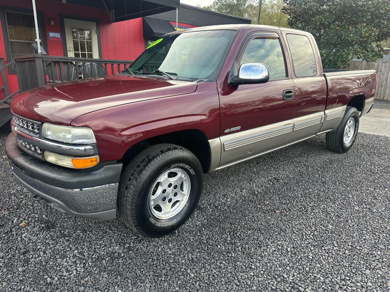 Chevrolet Silverado 1500 Ext Cab 143.5" WB 4WD LS 2002