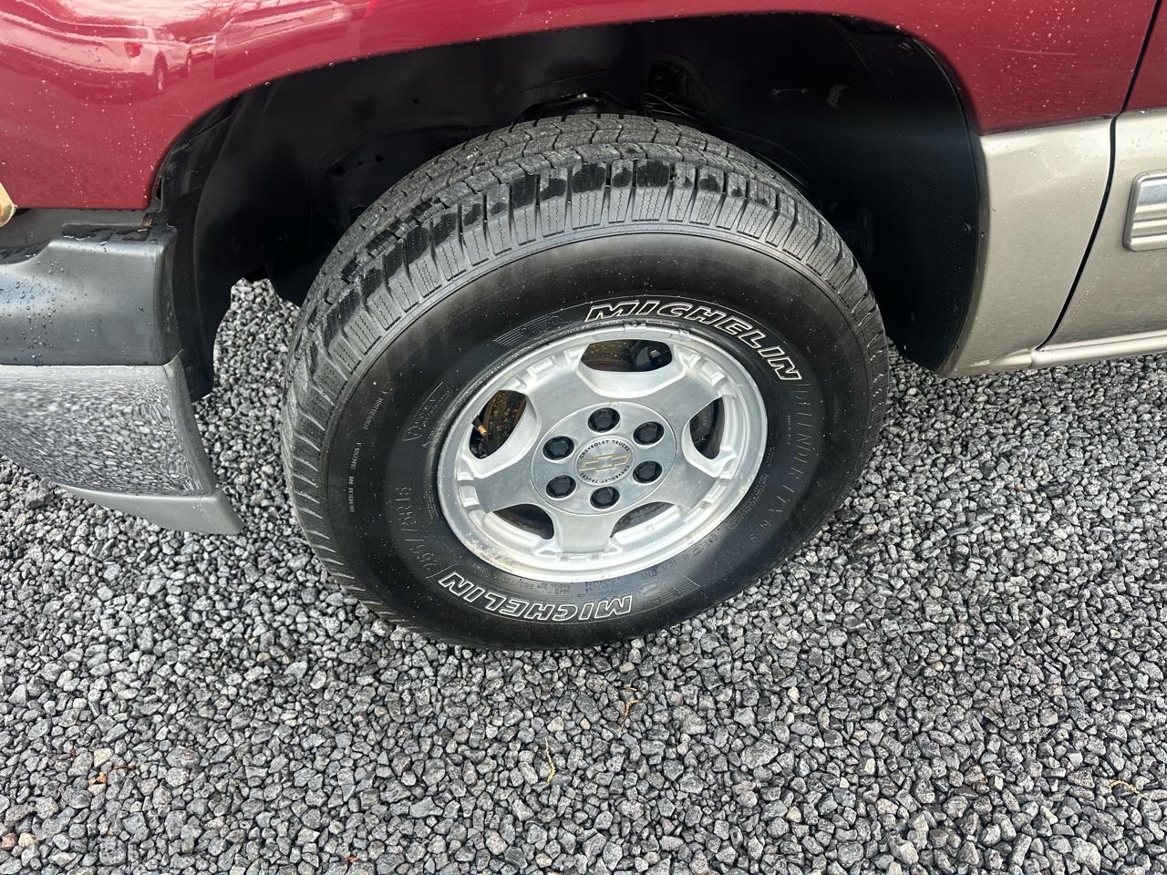 Chevrolet Silverado 1500 Ext Cab 143.5" WB 4WD LS 2002