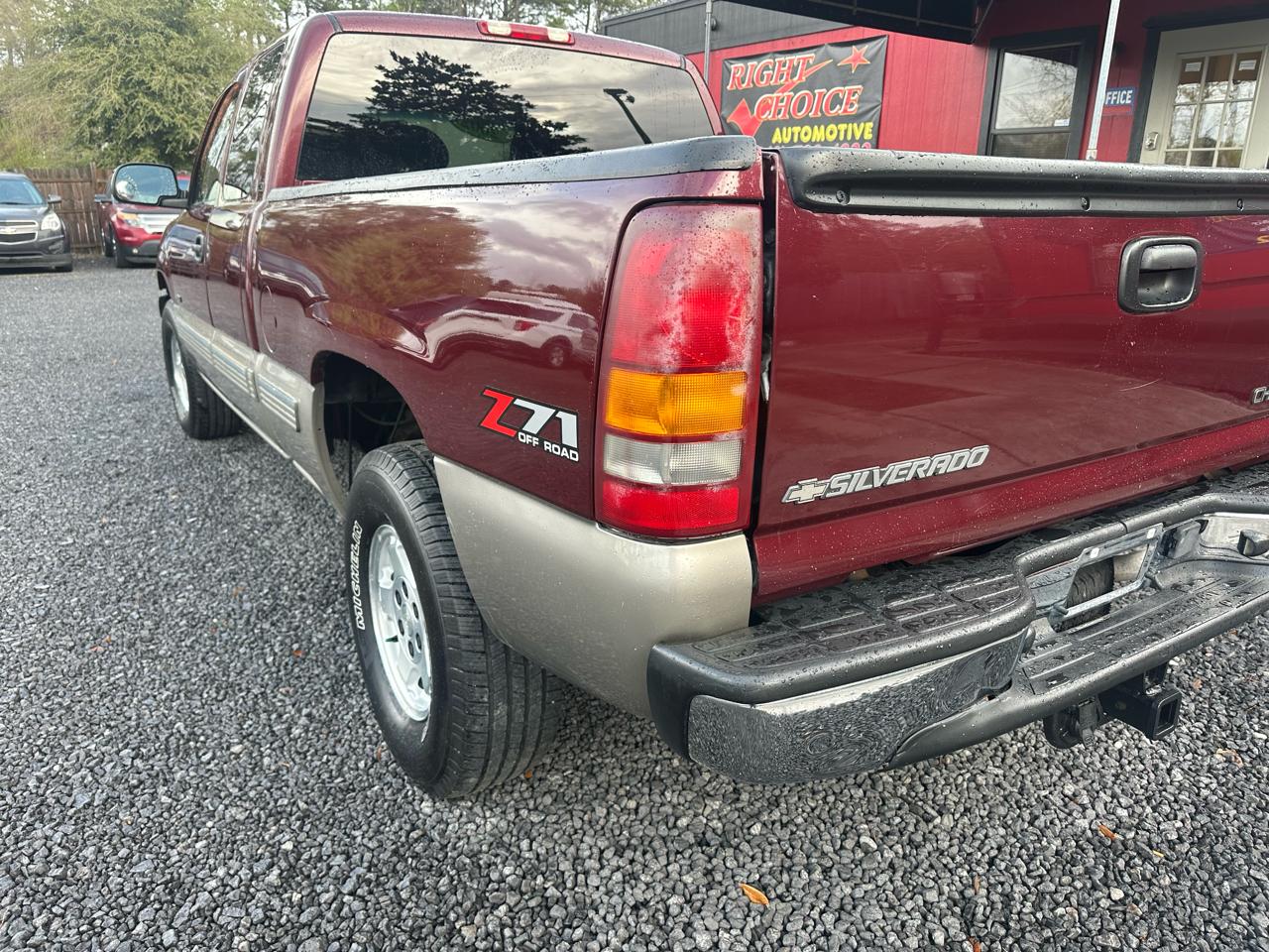 Chevrolet Silverado 1500 Ext Cab 143.5" WB 4WD LS 2002