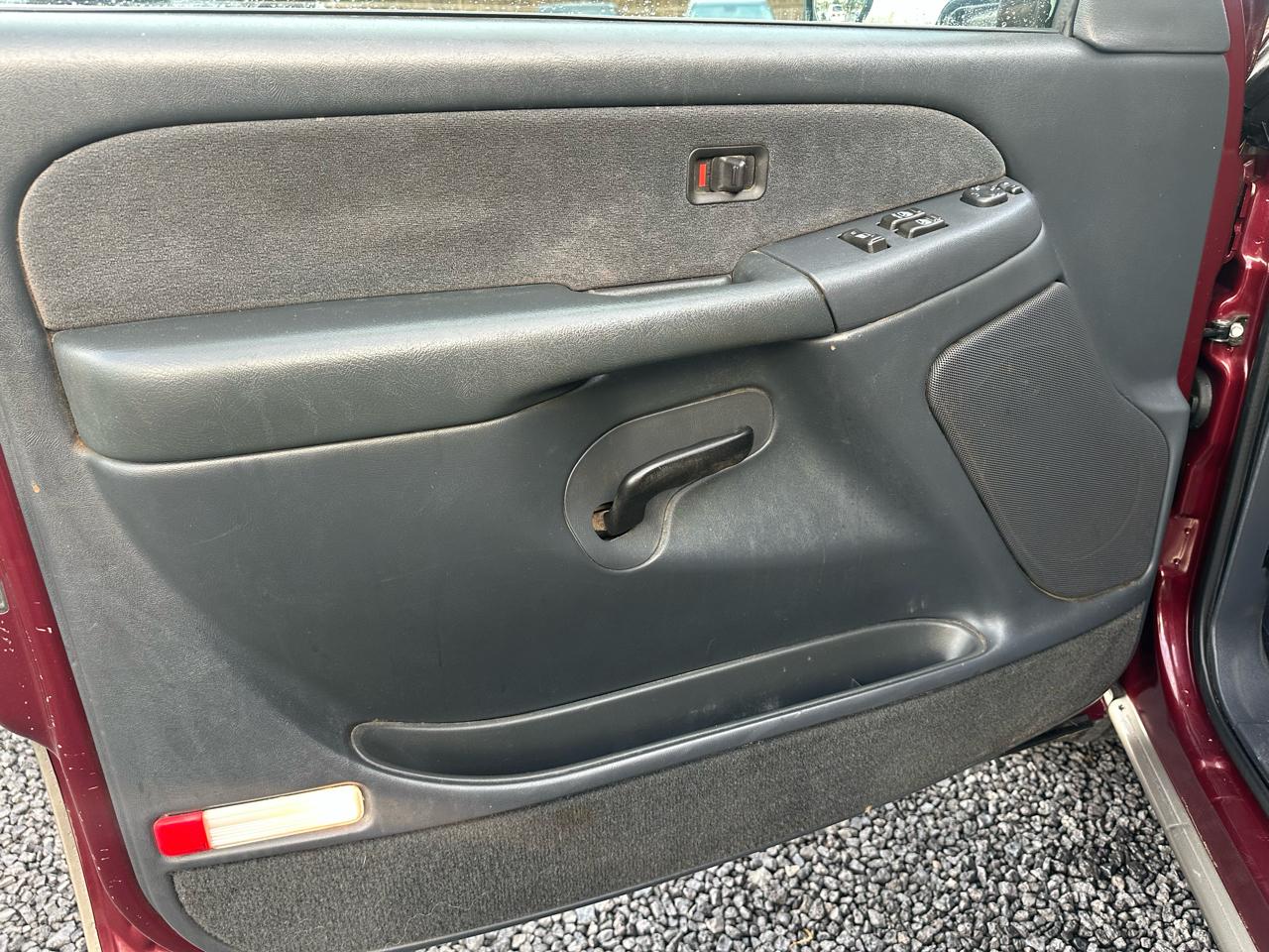 Chevrolet Silverado 1500 Ext Cab 143.5" WB 4WD LS 2002