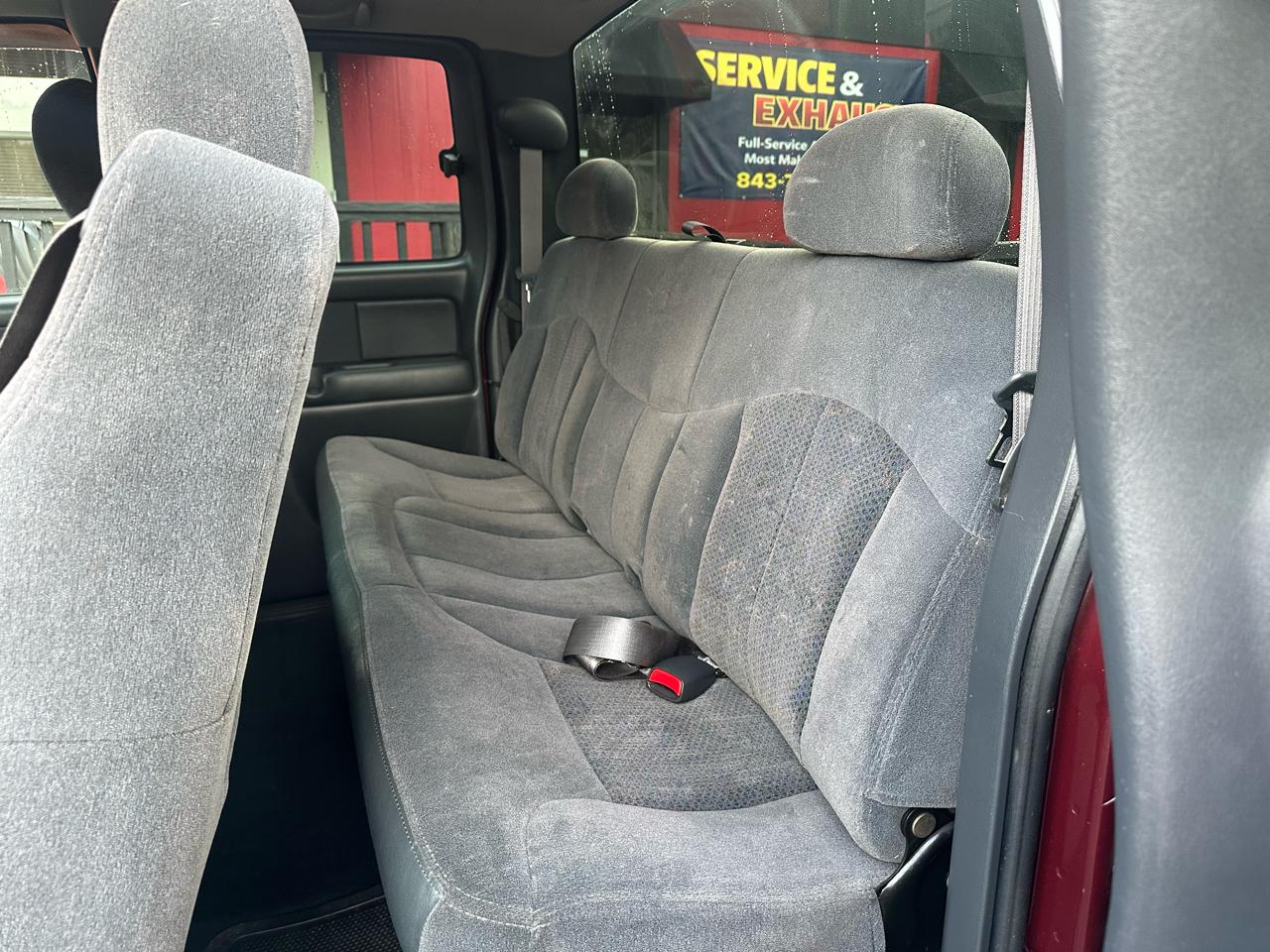 Chevrolet Silverado 1500 Ext Cab 143.5" WB 4WD LS 2002