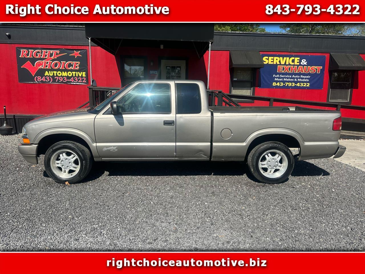 Chevrolet S-10 Ext Cab 123" WB LS 2000