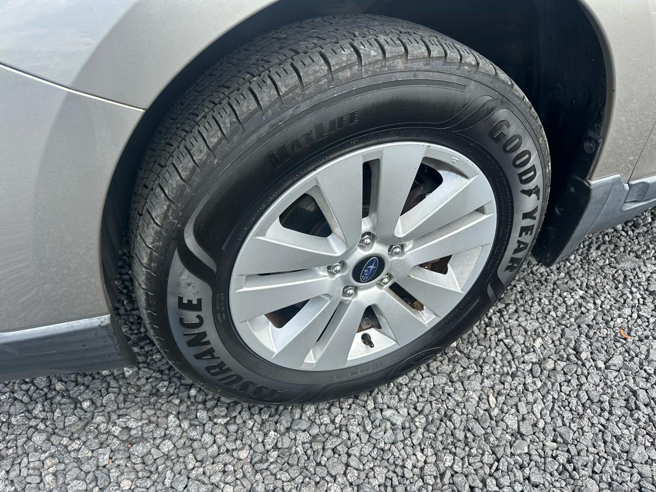 Subaru Outback 4dr Wgn 2.5i Premium 2016