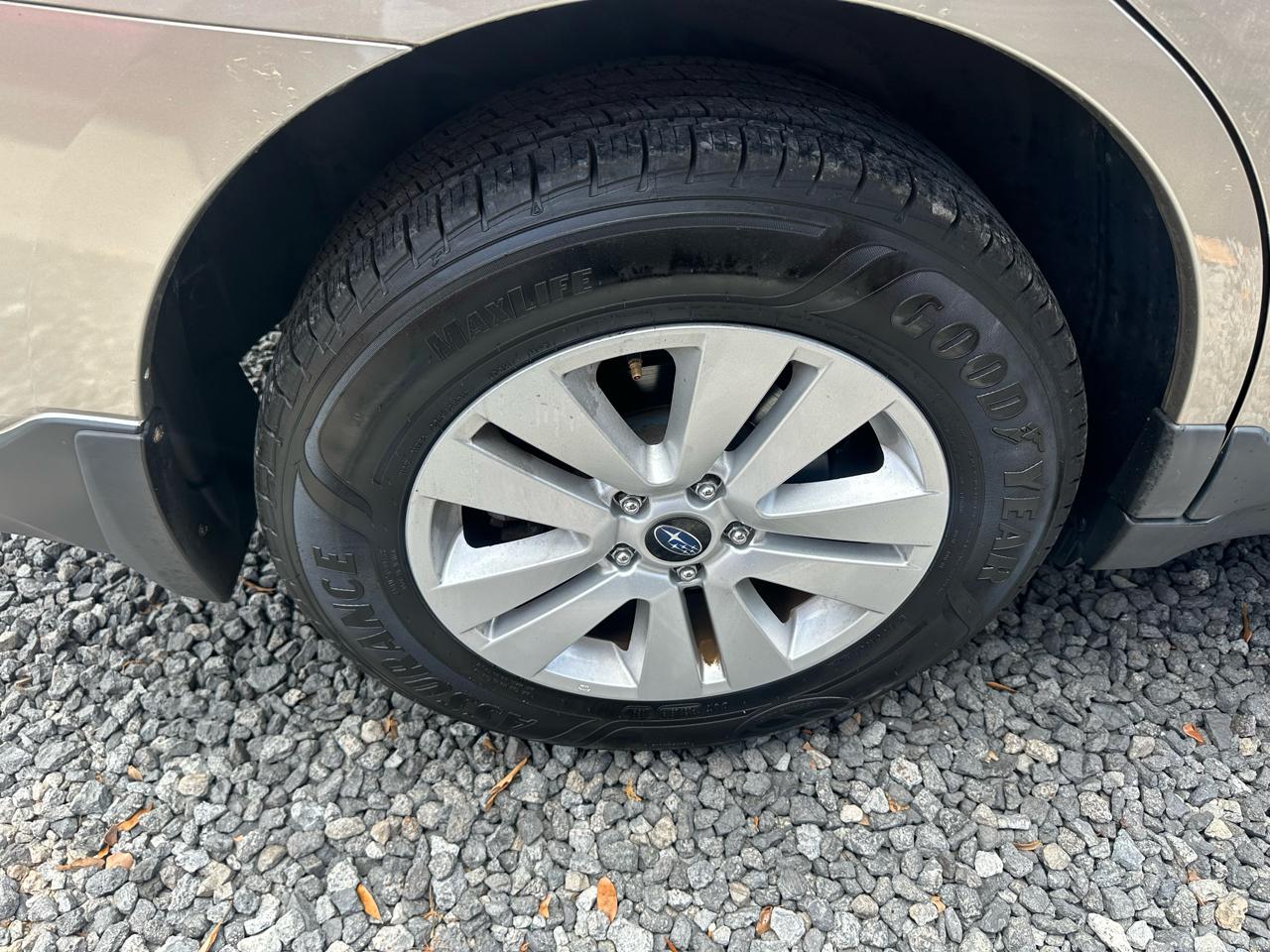 Subaru Outback 4dr Wgn 2.5i Premium 2016