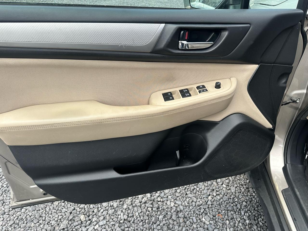 Subaru Outback 4dr Wgn 2.5i Premium 2016