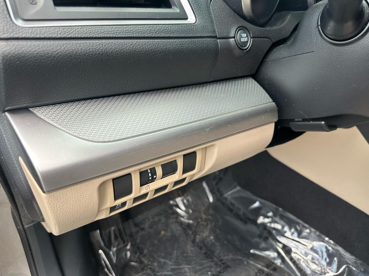 Subaru Outback 4dr Wgn 2.5i Premium 2016