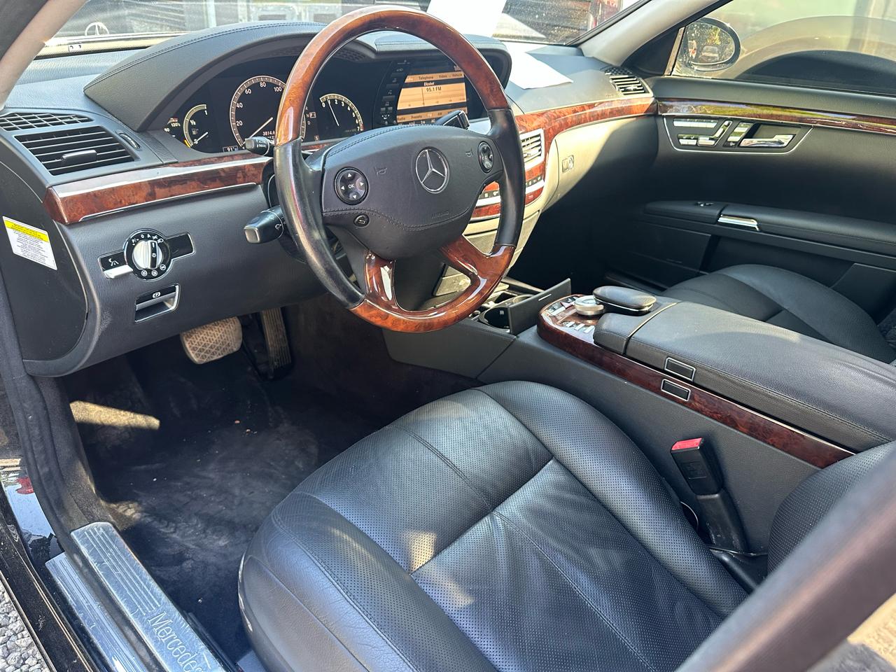 Mercedes-Benz S-Class 4dr Sdn 5.5L V8 4MATIC 2009