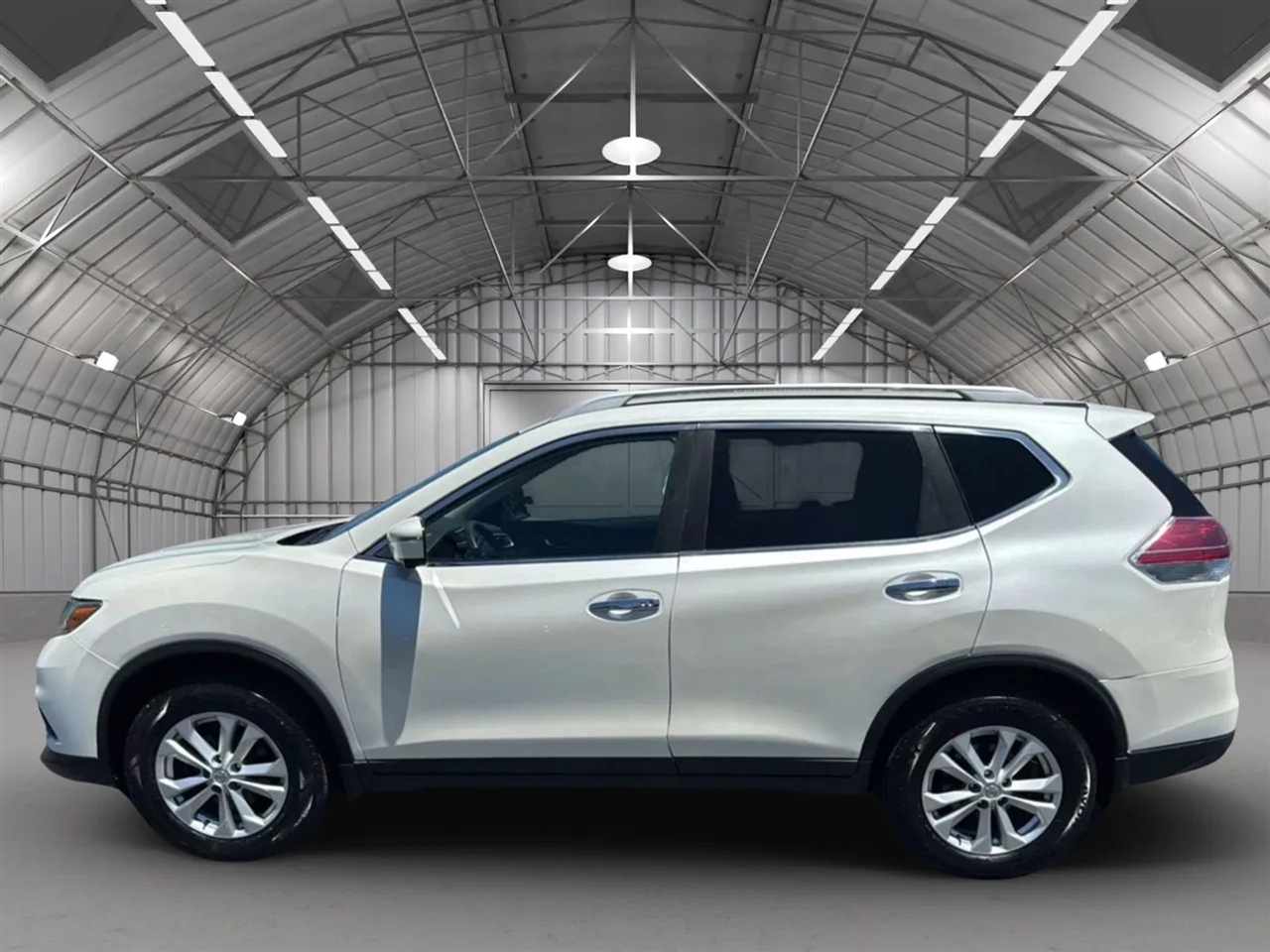 2016 Nissan Rogue SV photo 2