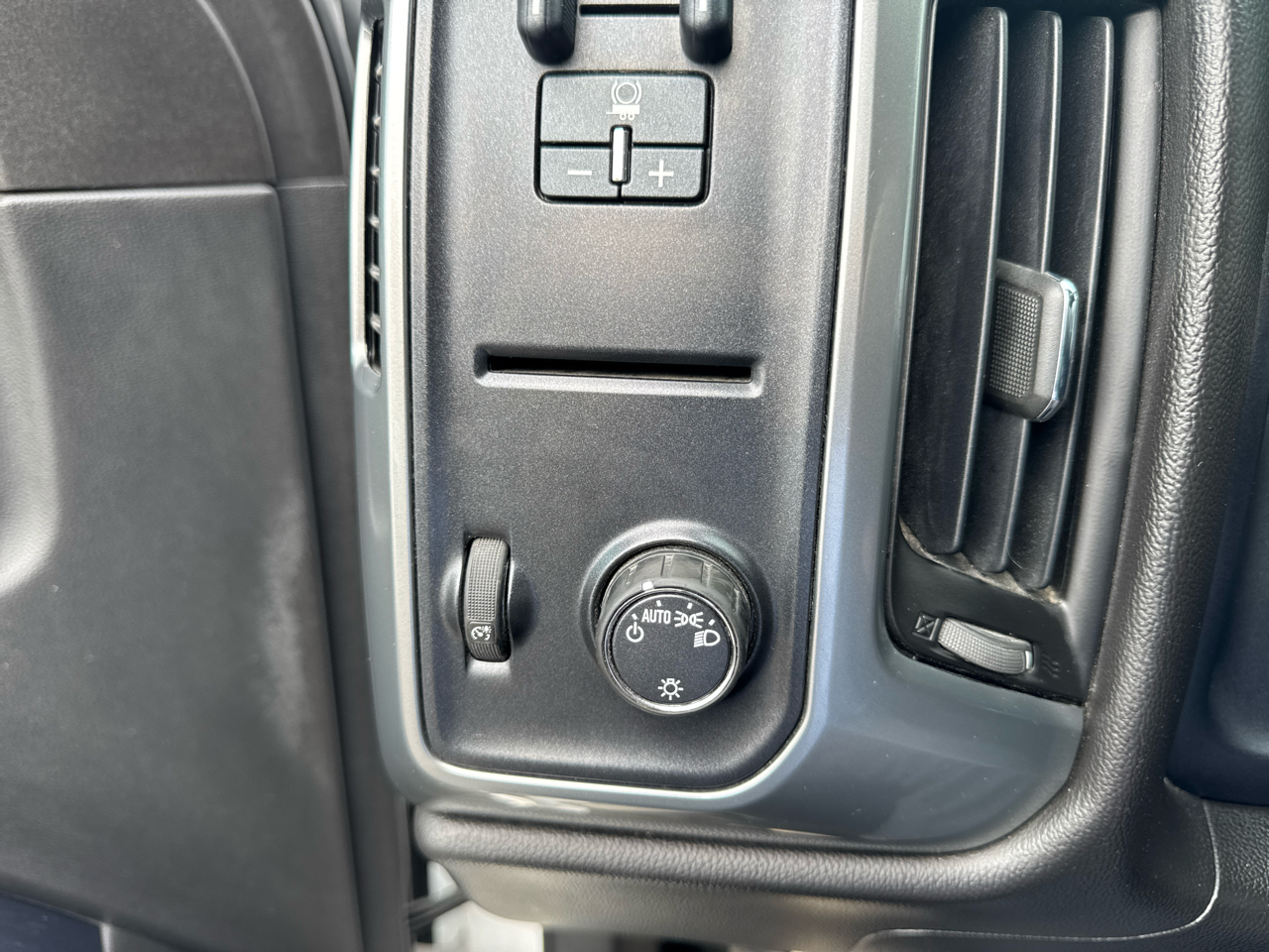 Chevrolet Silverado 2500HD LT Crew Cab 2WD 2015