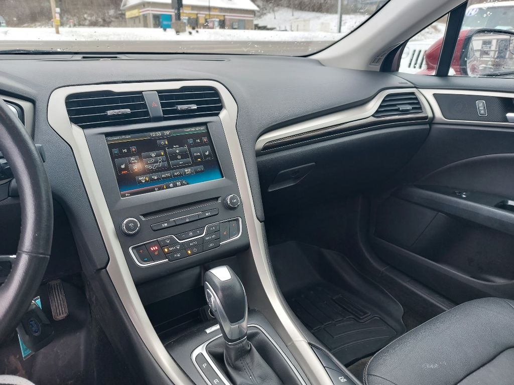 Ford Fusion Hybrid  2016