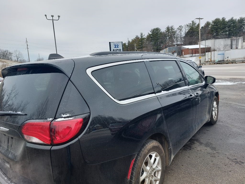 2021 Chrysler Voyager LXI