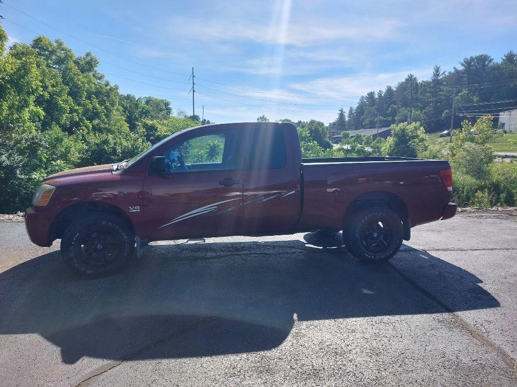 2004 Nissan Titan's photo
