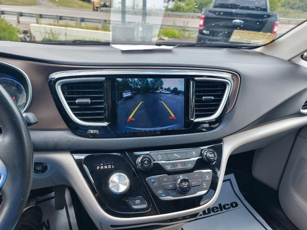 Chrysler Pacifica  2017