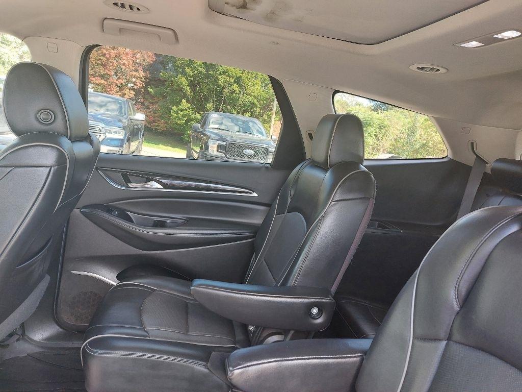 Buick Enclave photo 8