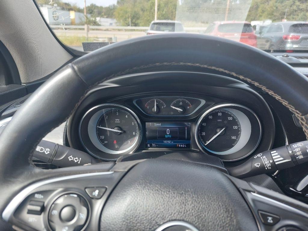 Buick Envision photo 2