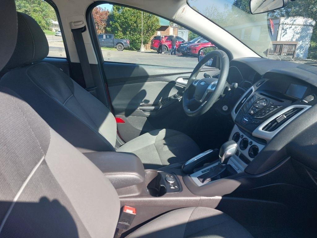 Ford Focus photo 2