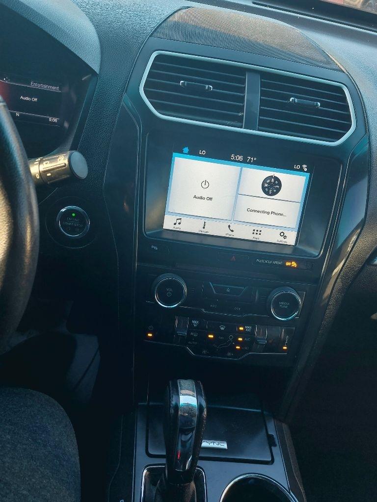 Ford Explorer photo 7