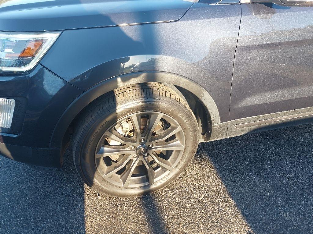 Ford Explorer photo 9
