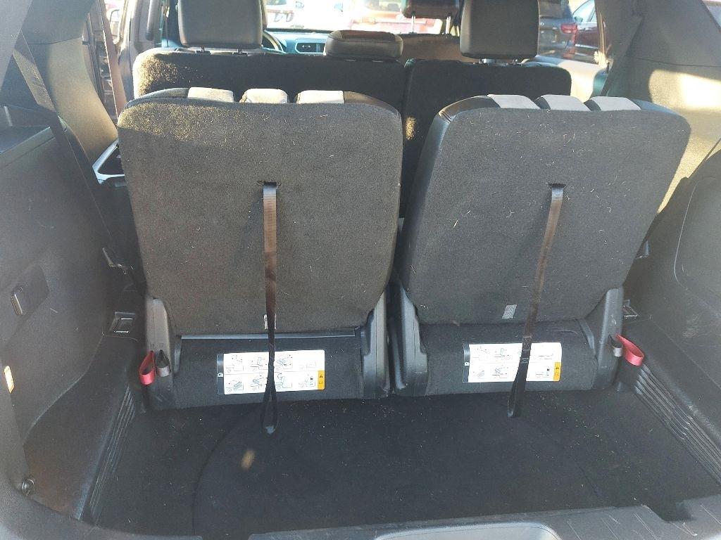 Ford Explorer photo 11