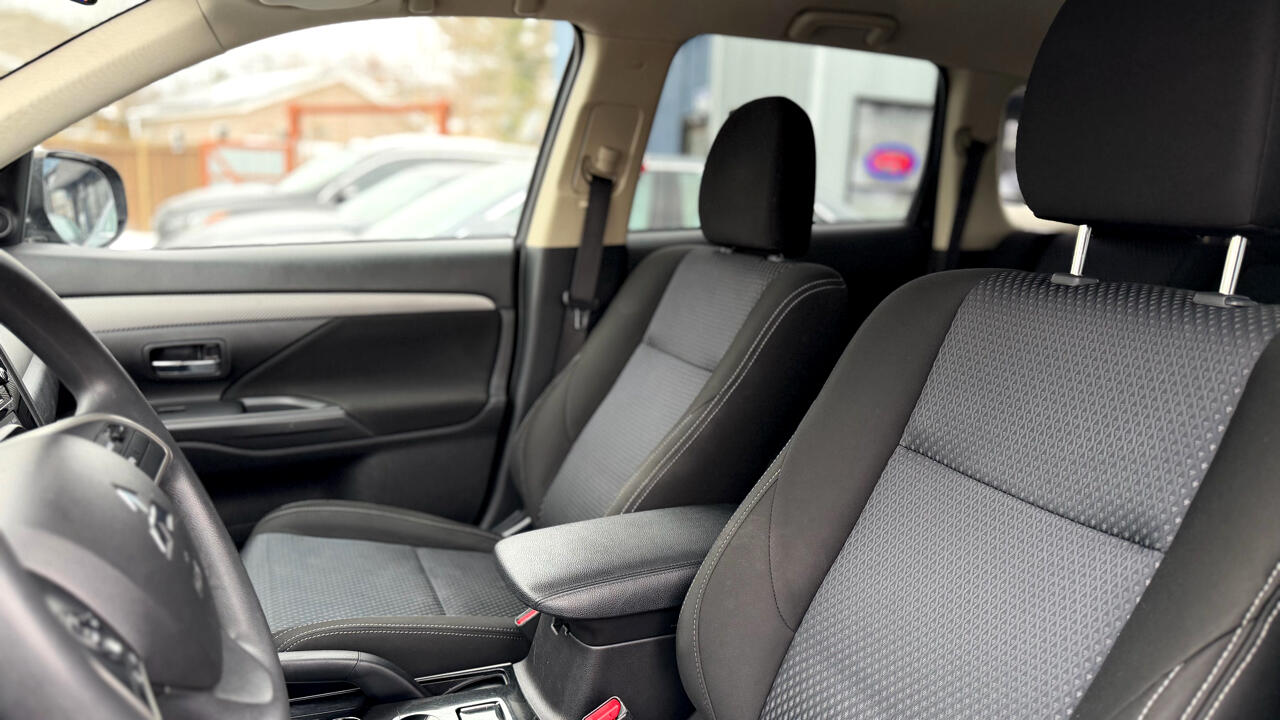 Mitsubishi Outlander ES AWD 2018