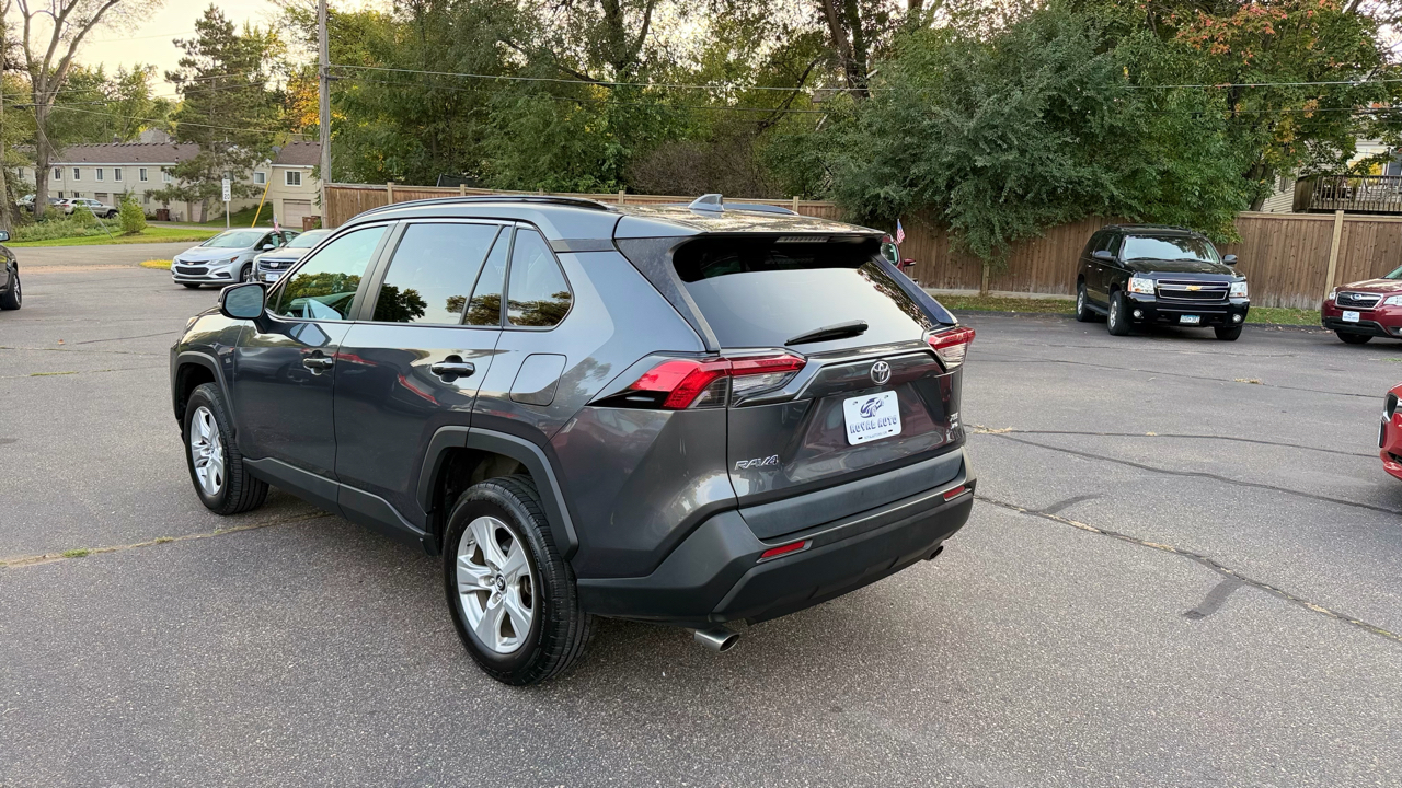 2019 Toyota RAV4 XLE Premium photo 2